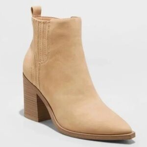 Universal Thread Tan Suede Block Heel Ankle Boot